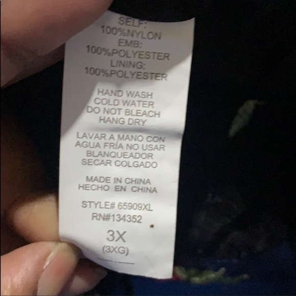 Black Floral Crop Top - Picture 6 of 8